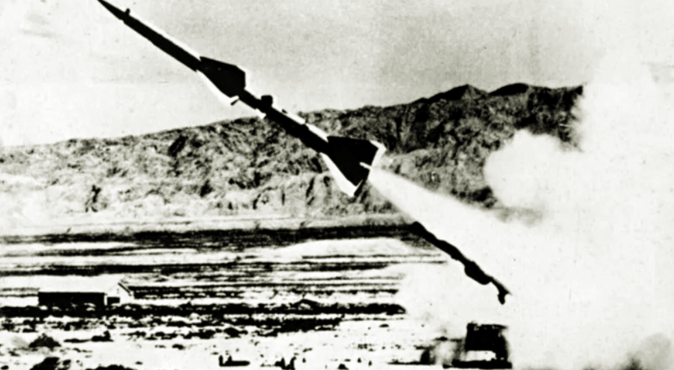 Первое применение С-75 под Пекином. Бой, вошедший в мировую историю