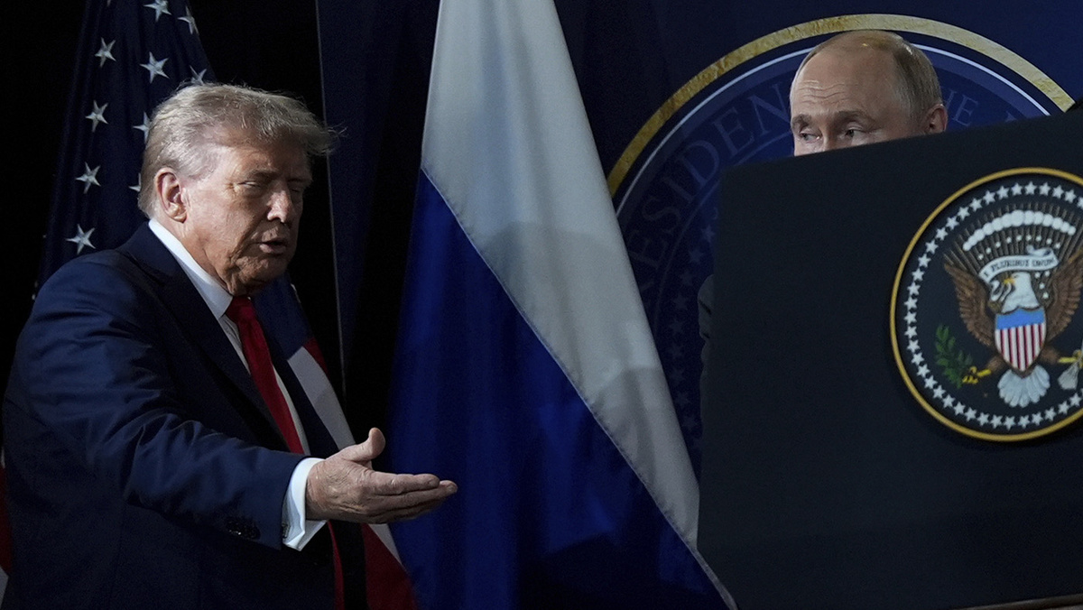   Julia Demaree Nikhinson / AP