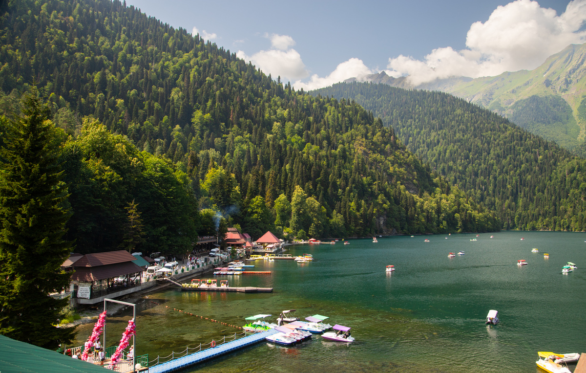 Озеро Рица в Абхазии