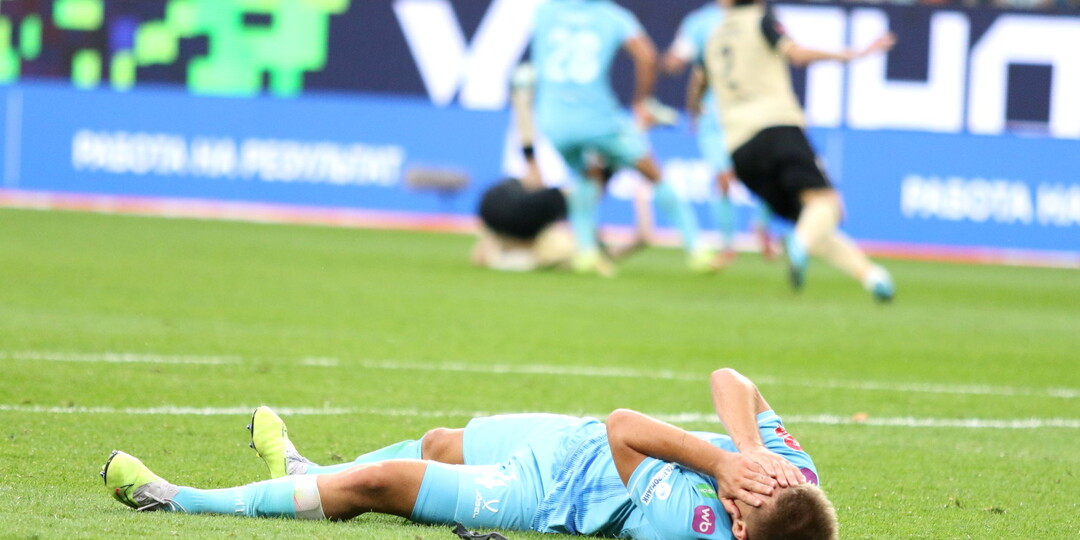 Футбольный матч "Спартак" - "Зенит" завершился вничью 2:2