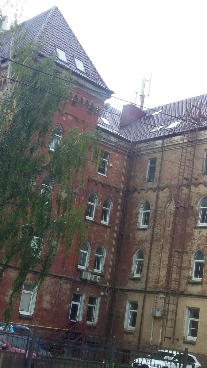 Один из довоенных домов.