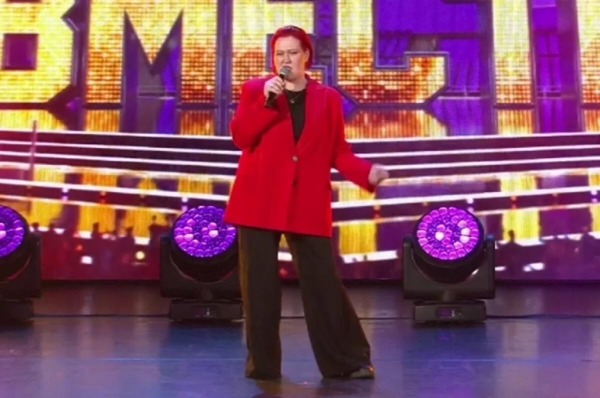    Евгения Коломийцева исполнила песню канадской певицы Аланны Майлз «Black Velvet».