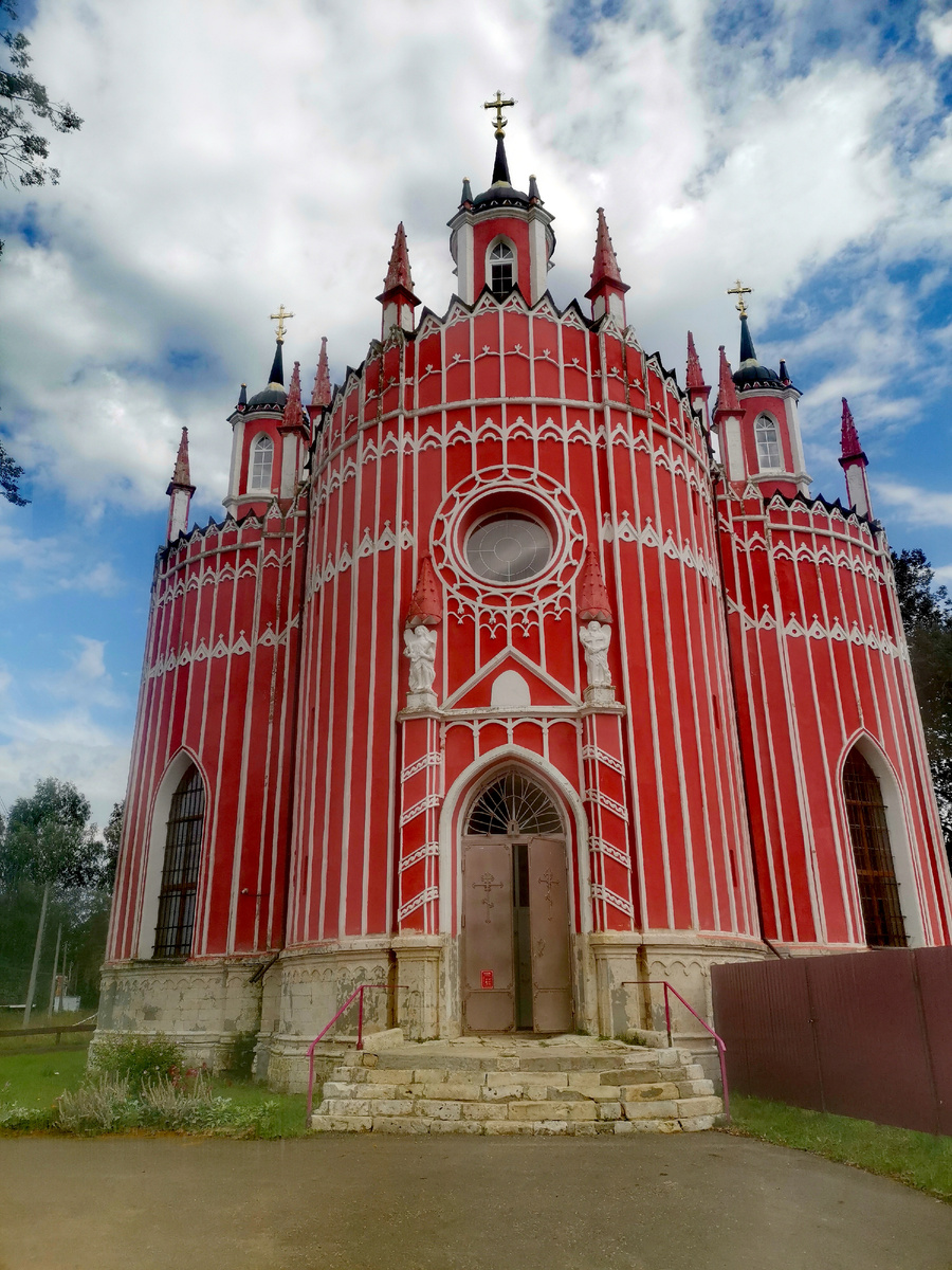 Преображенская церковь в селе Красное. 