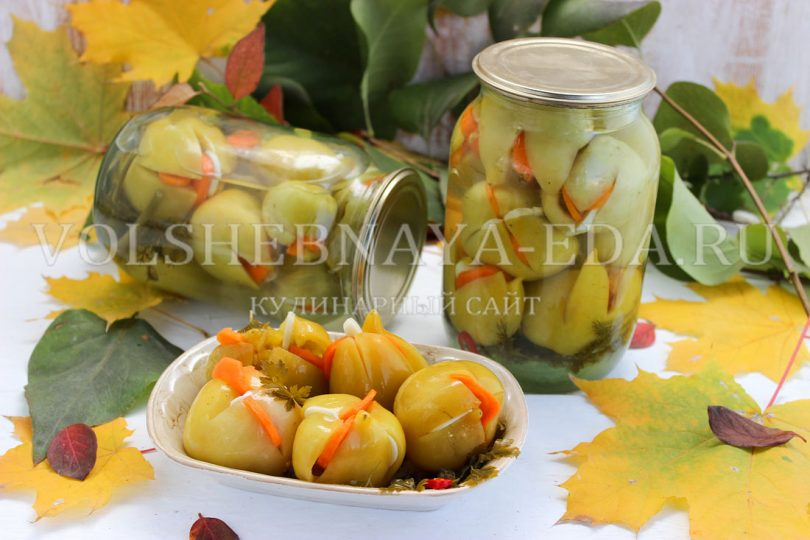 Зеленые помидоры, фаршированные морковью и чесноком, на зиму