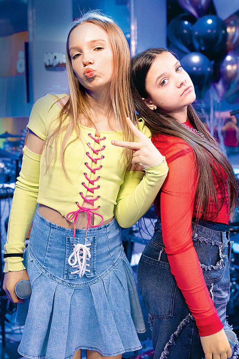    Исполнительницы хита «Сигма-бой» Betsy (Светлана Чертищева) и Мария Янковская в студии «Авторадио». 2025 г. Пресс-служба «Авторадио»