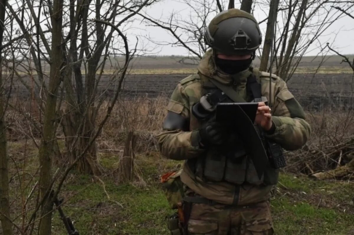    Младший сержант Донской под огнём ВСУ отремонтировал боевую технику