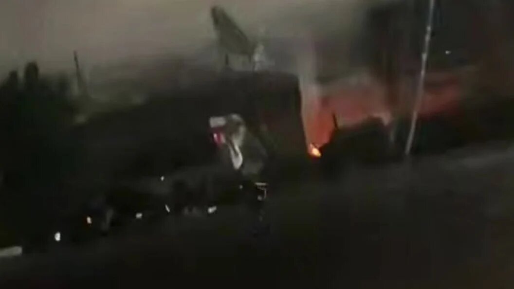    Местные жители сообщают о взрывах и пламени после атаки дронов. Фото: Телеграм