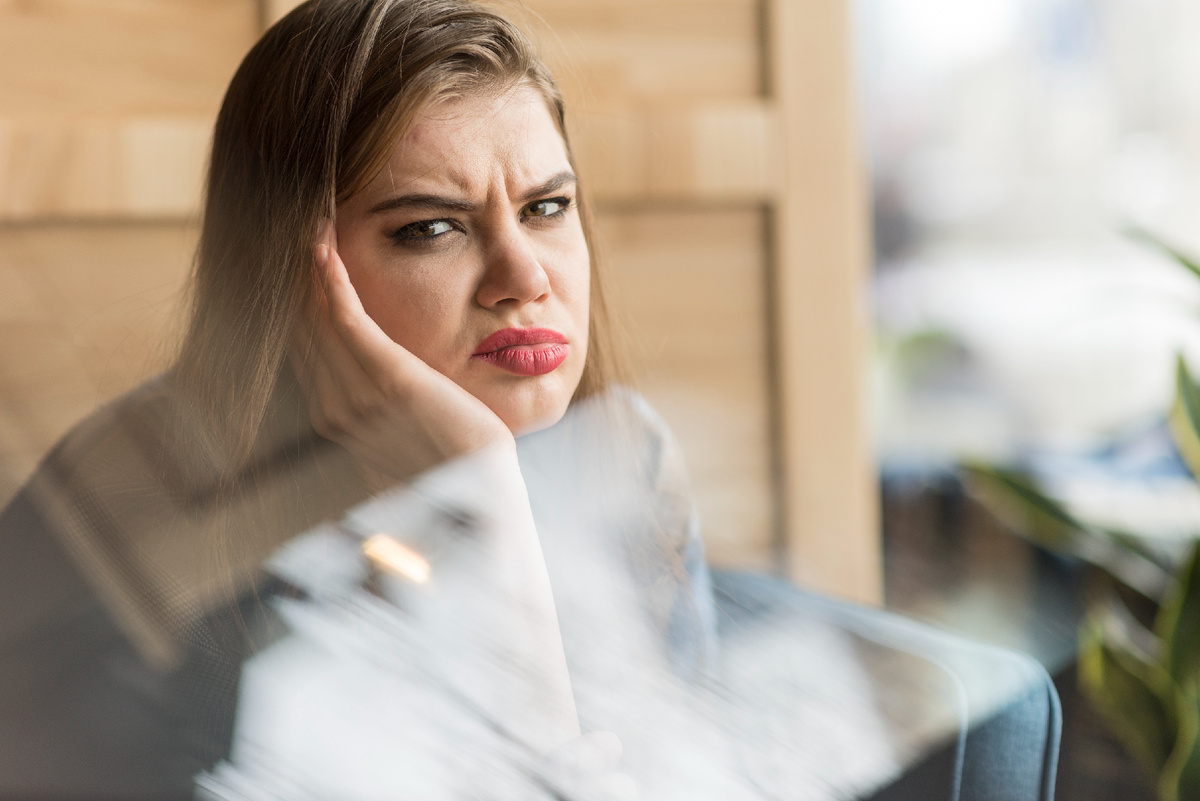 Freepic. “Мне все должны” - это крик о помощи, замаскированный под требование. Это ощущение часто маскирует глубинное чувство незащищенности и страх перед тем, чтобы брать ответственность за собственную жизнь.