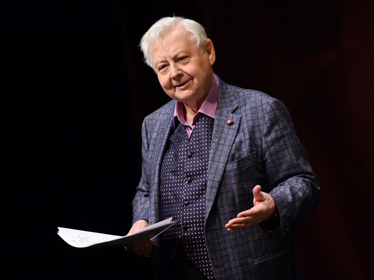    Художественный руководитель МХТ имени А.П.Чехова Олег Табаков на церемонии вручения премии Олега Табакова в "Московском театре под руководством О.Табакова" в Москве© РИА Новости / Евгений Биятов