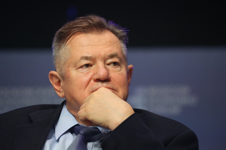    Сергей Глазьев: «Государство — это очень большая ценность, она не свалилась с неба, она выработана, так сказать, в течение веков человеческим опытом, мыслью, и наша страна, можно сказать, сыграла в этом процессе колоссальную роль».   
Фото: «БИЗНЕС Online»