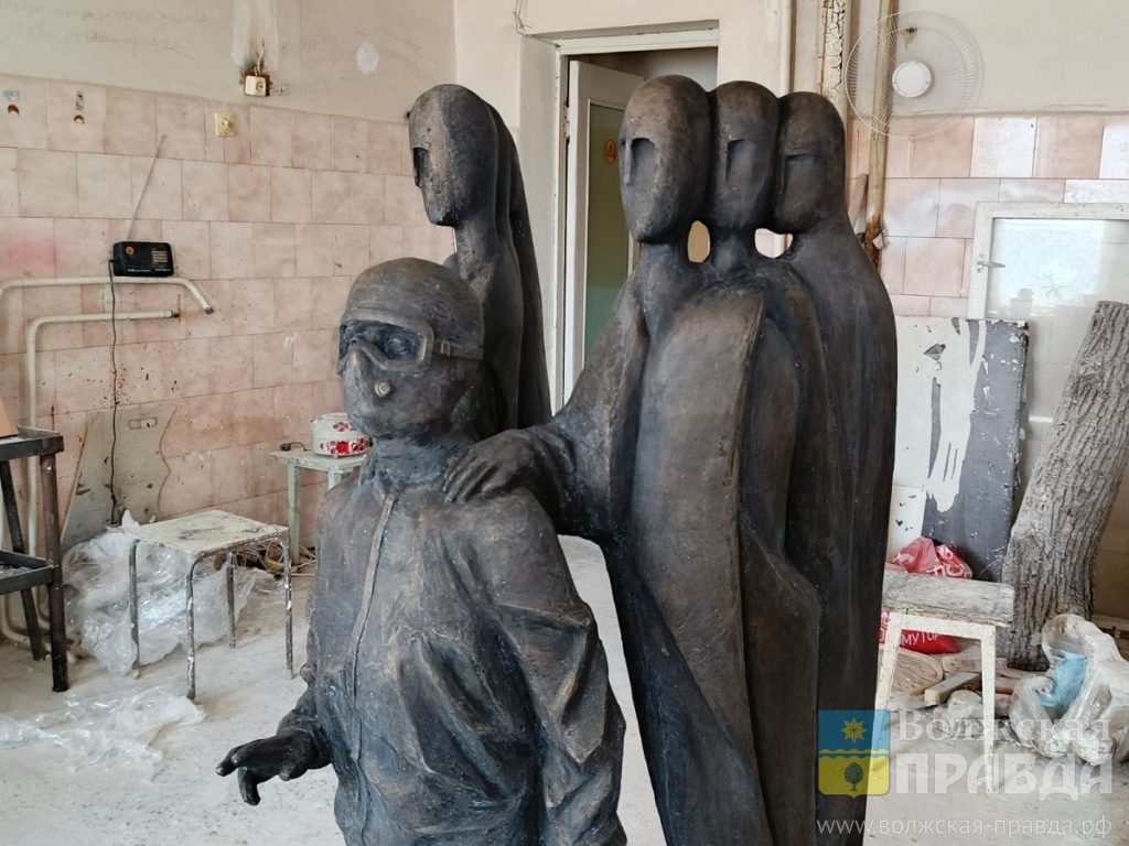     В Волжском установят памятник врачам, боровшимся с ковидом
