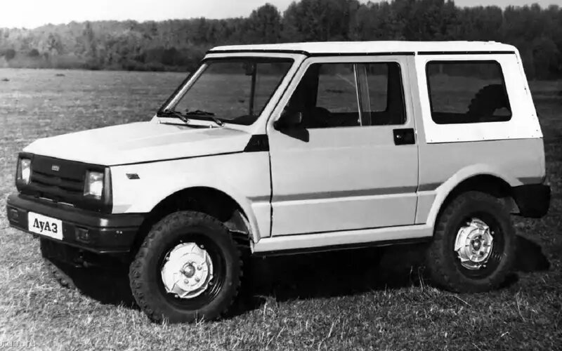    Первый макетный образец ЛуАЗ-1301, 1986 г.
