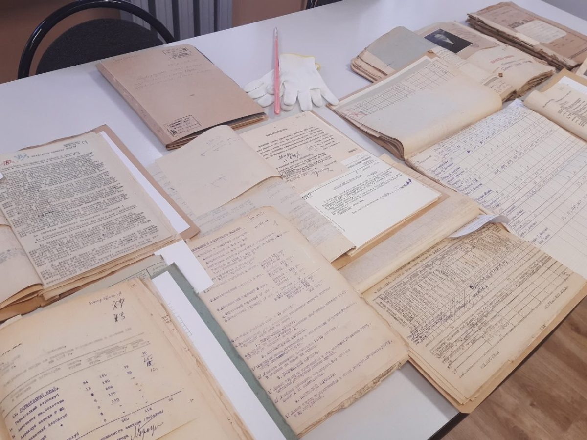    На выставке представлено 17 документов из фондов общественно-политического архива