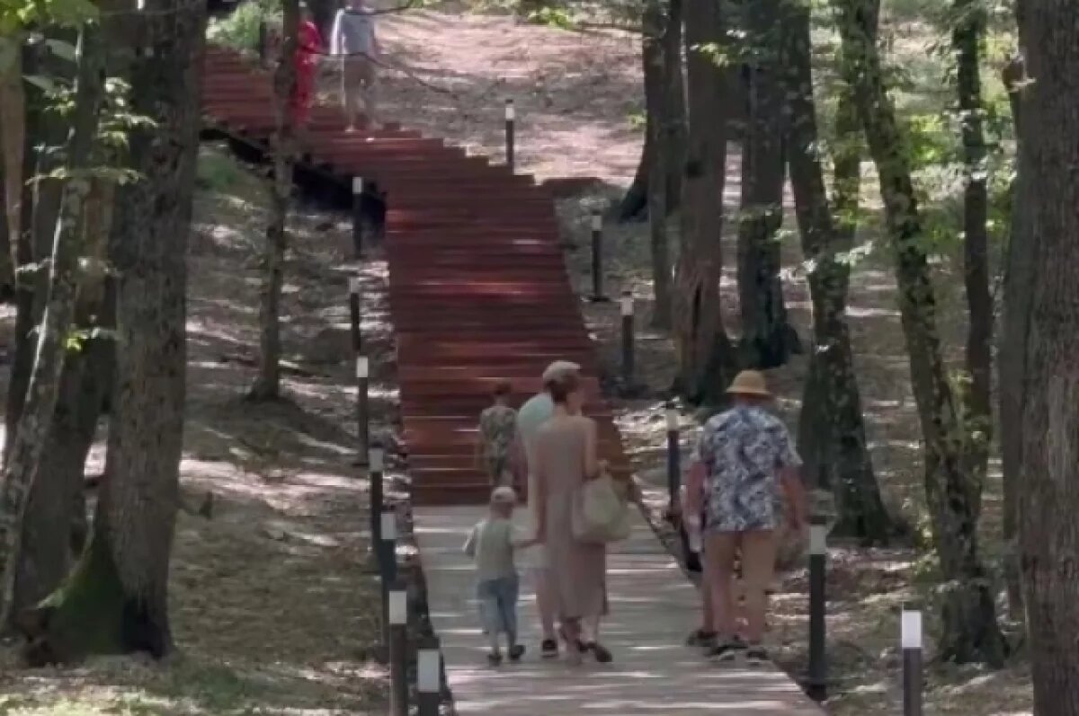    В Майкопе завершают преображение лесопарка «Мэздах»