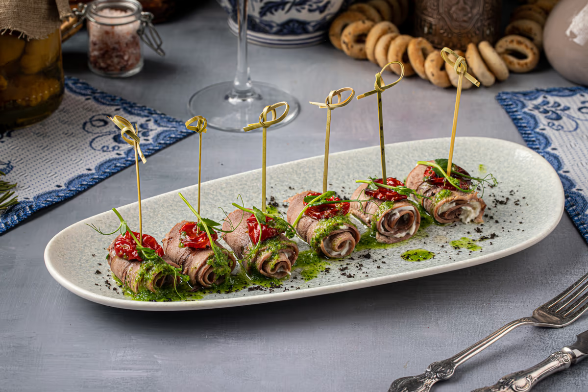 Фото с сайта: https://imageproxy.wolt.com/assets/67037fa3b09c6306e7b472ad