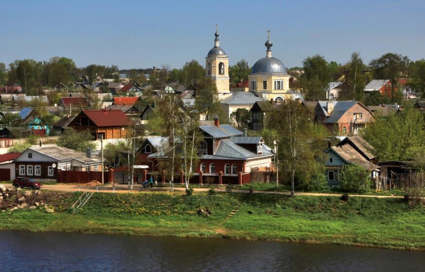    Москва пухнет от человейников, а 129 русских городов стремительно умирают: Иван Прохоров