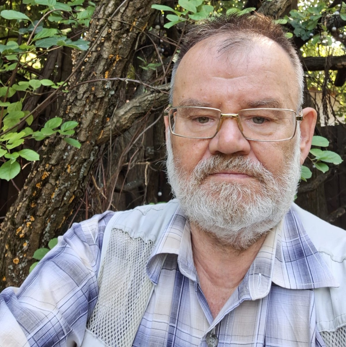 Олег Хлобустов