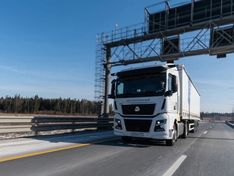    От Санкт-Петербурга до Казани: беспилотный грузовик Navio преодолел 1600 км вдвое быстрее, чем с водителем