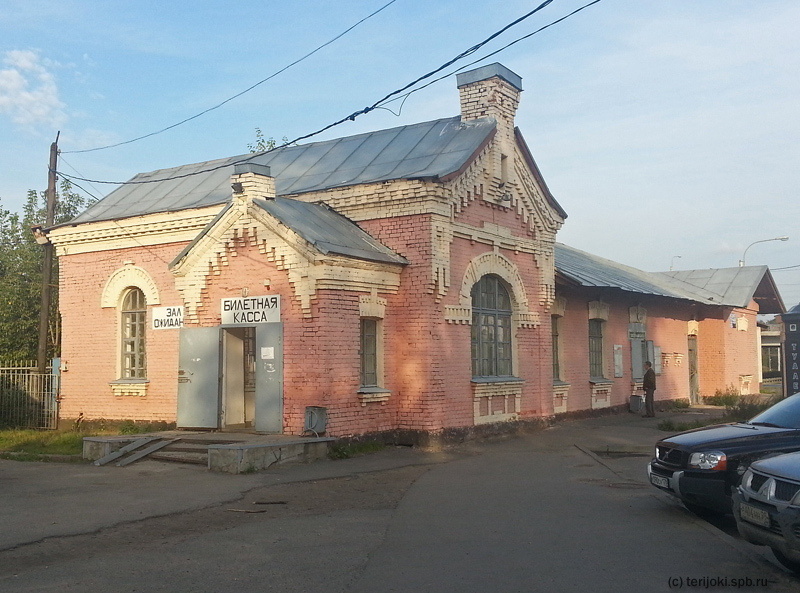  Вокзал Пискарёвка. Общий вид.сентябрь 2012 г.
