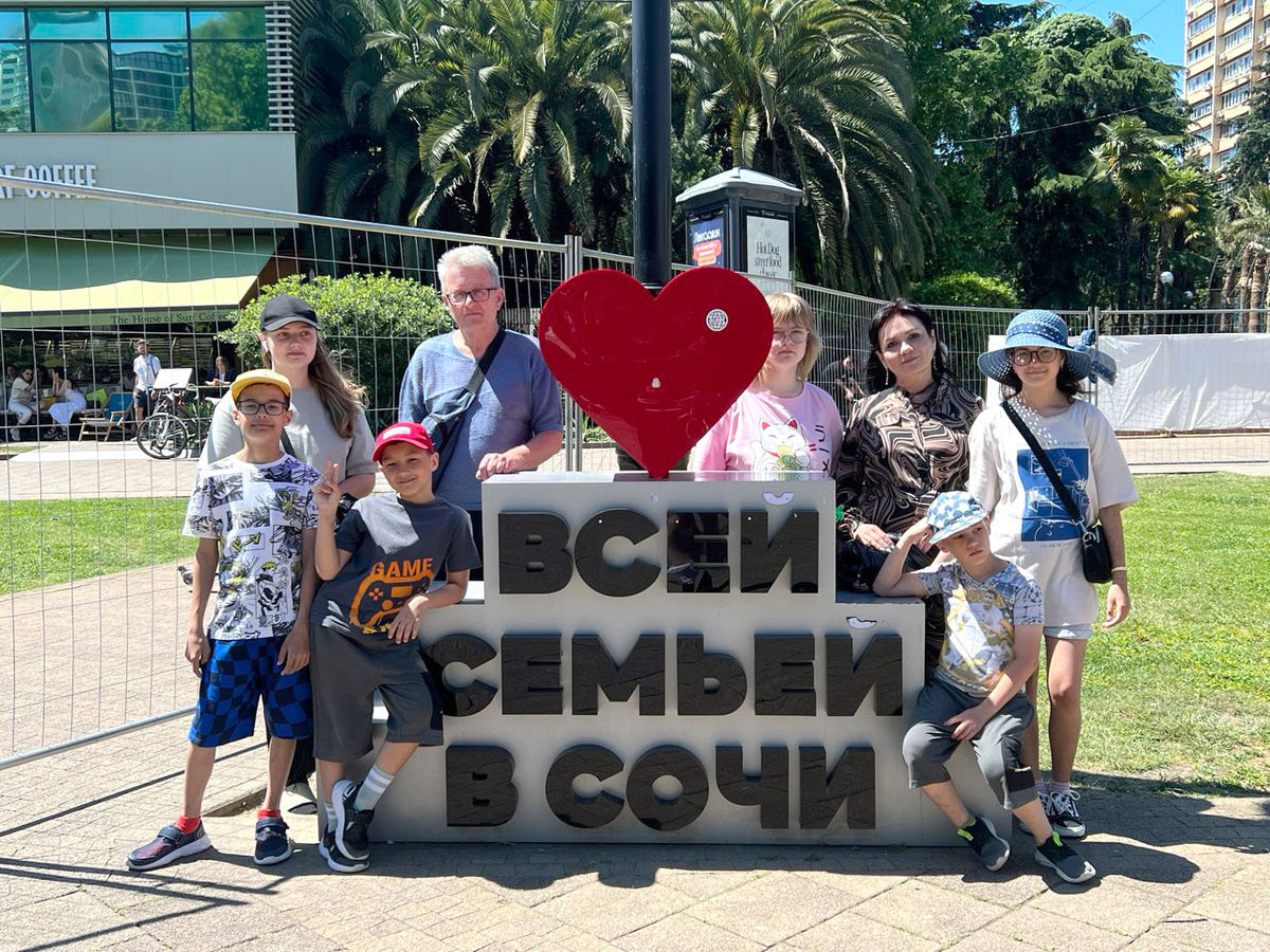 Все размякли на весеннем солнышке