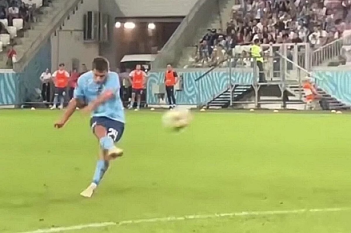    Матч волгоградского «Ротора» и клуба «Уфа» обернулся для команд штрафами