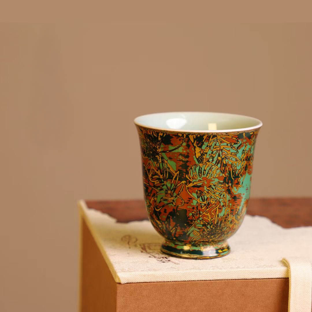 Пиала с растительным орнаментом