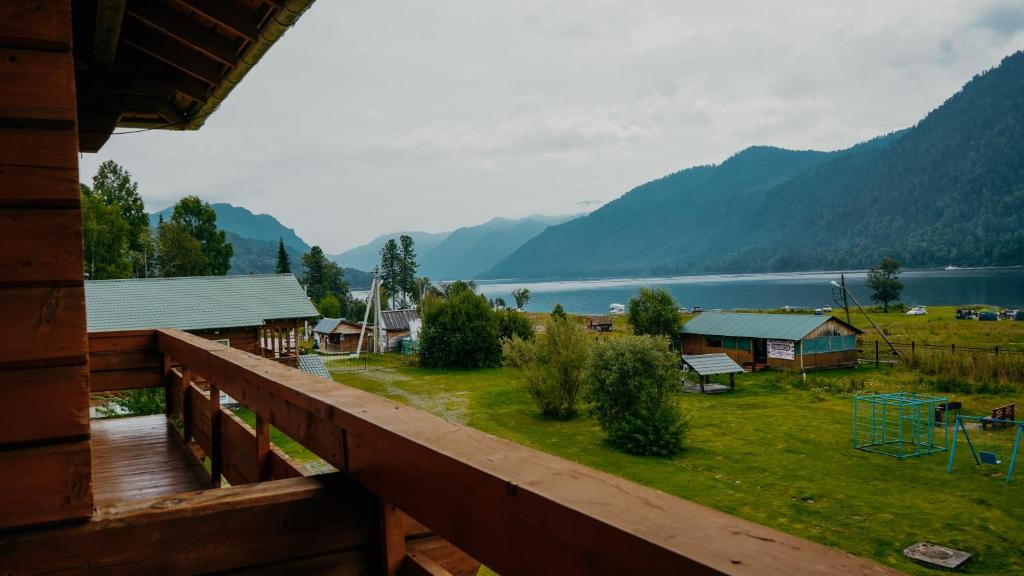 Артыбаш. Турбаза Алтын Кель