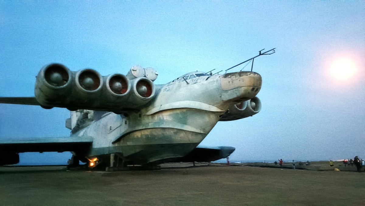 экраноплан-ракетоносец "Лунь"