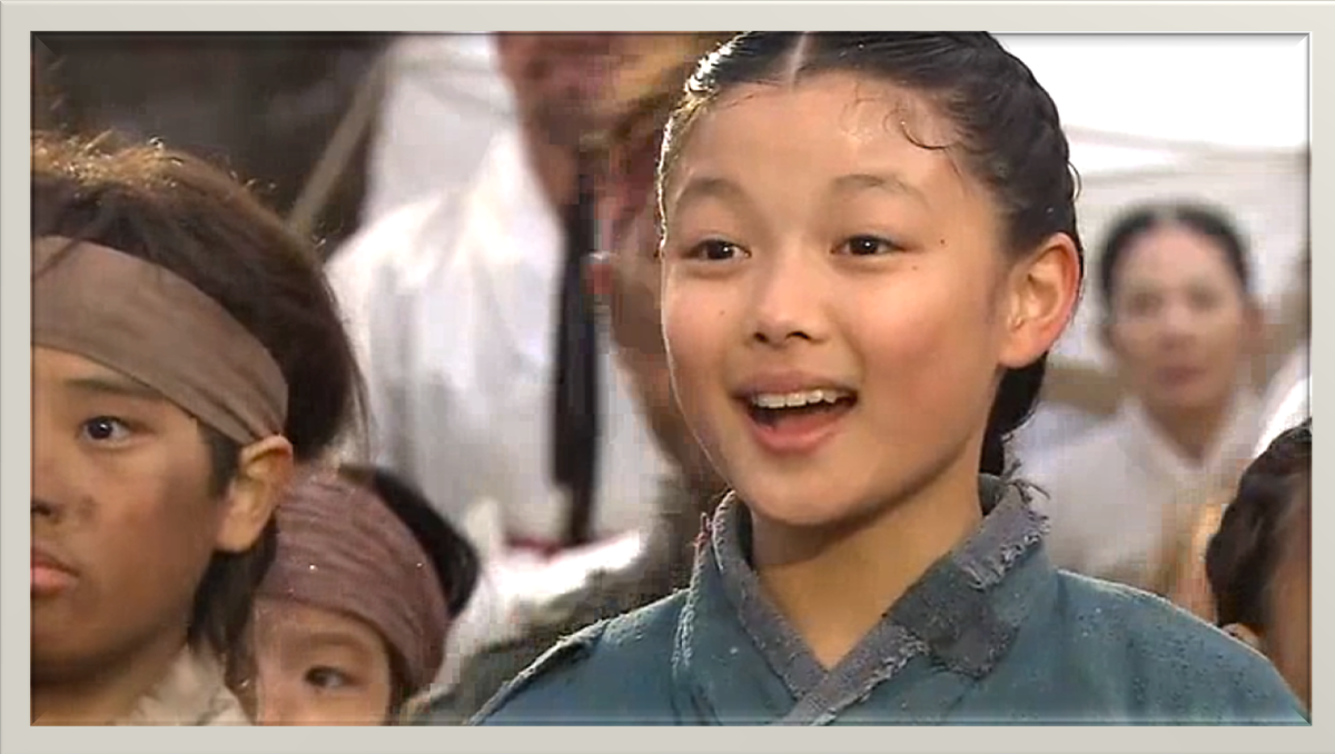 Ким Ю Джон в роли маленькой Дон И.