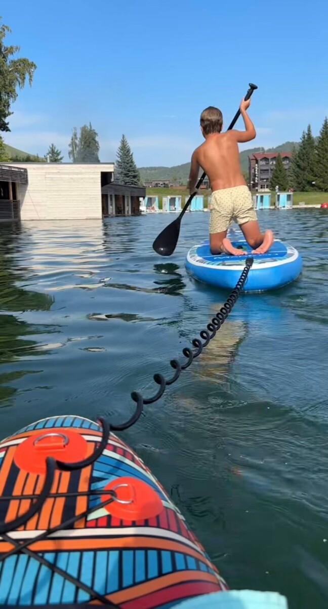    Алексей Чадов отдыхает с близкими в Республике Алтай . Источник: alexeychadovofficial/Instagram*
