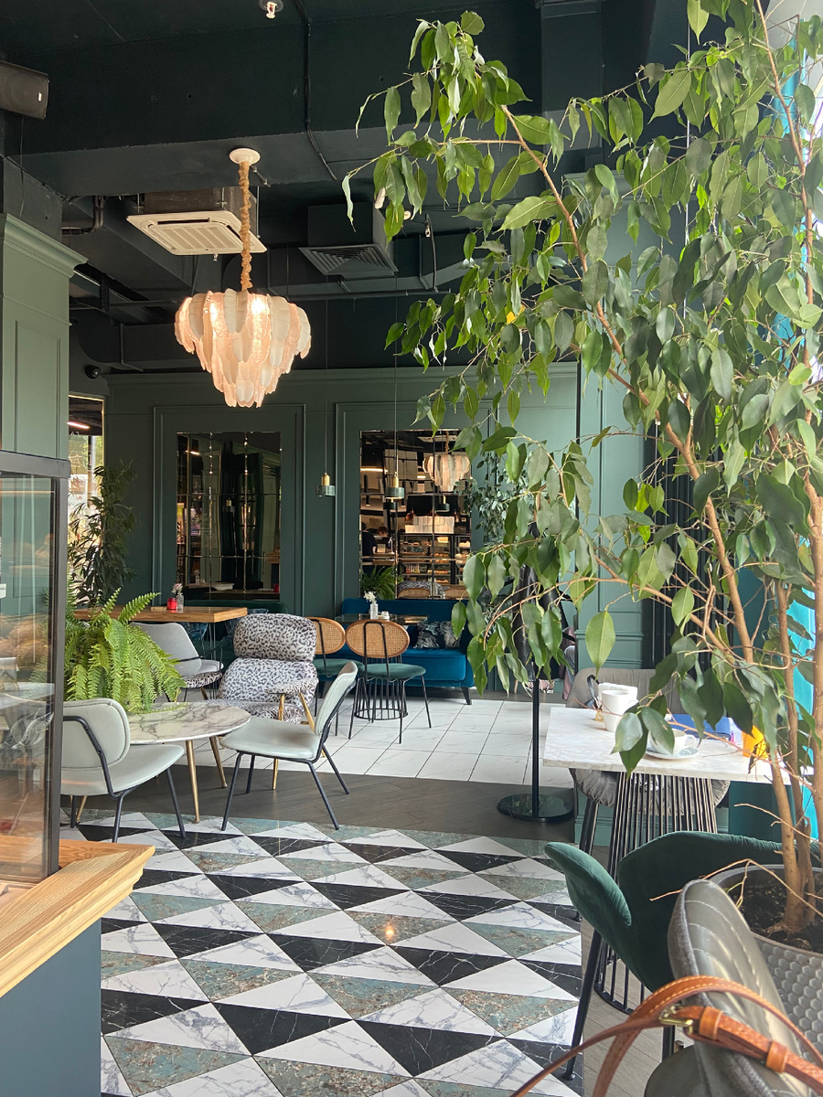 Внутреннее убранство La Tarte, ТЦ «Цветной Парк»