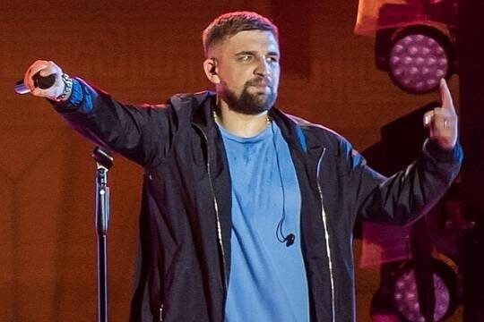    В отношении Басты подали иск о возмещении морального вреда