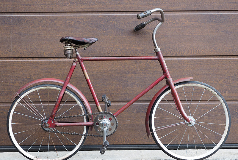 Популярный некогда детский двухколесный велосипед производства Горьковского Автозавода... но не "Школьник". Маска, кто ты?