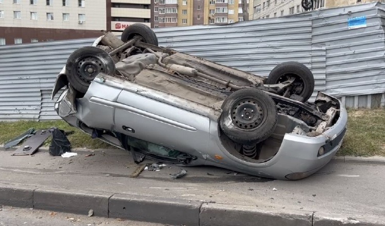     В Курске за сутки произошло второе ДТП с опрокидыванием автомобиля