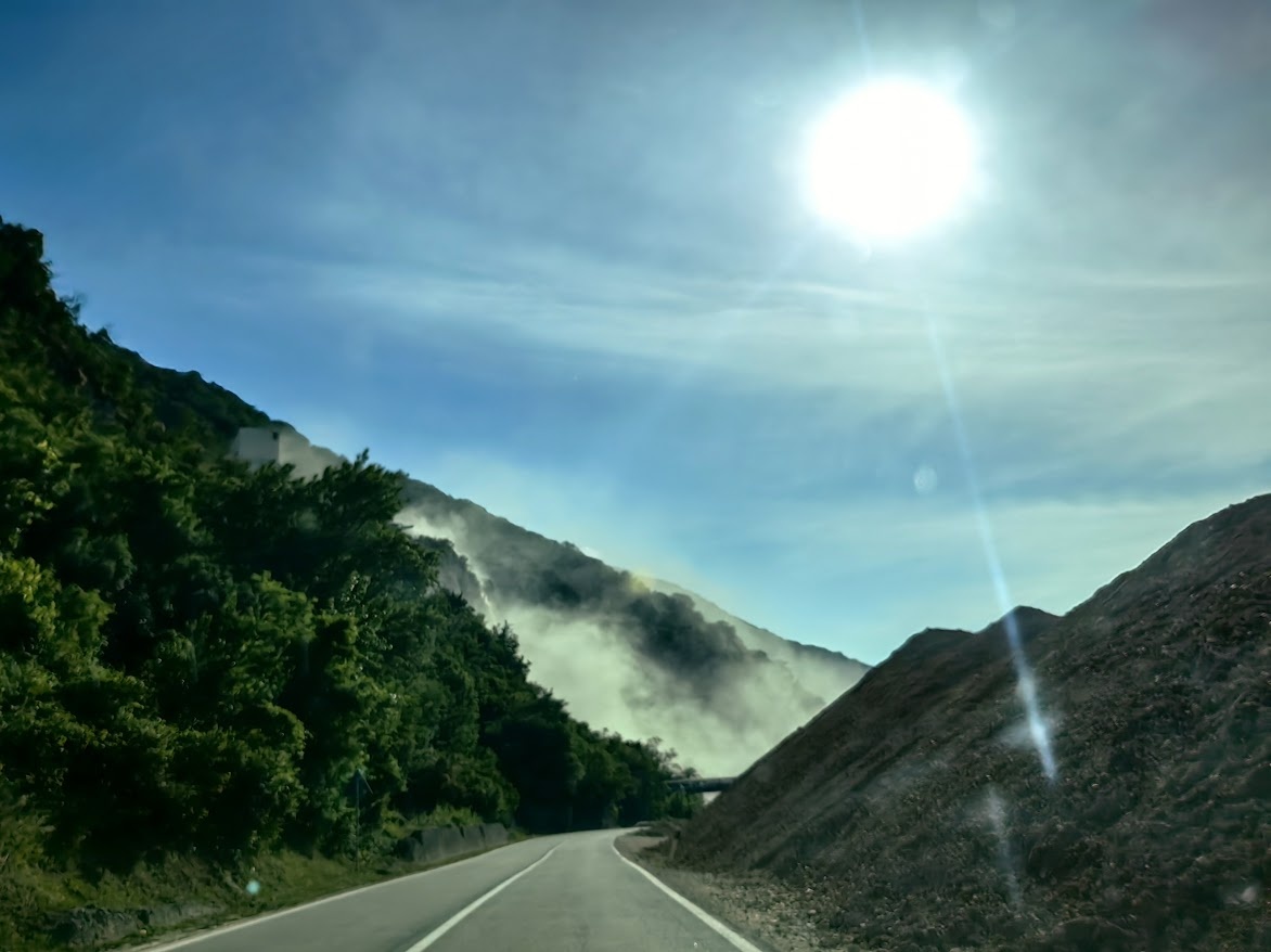 Горы в дыму