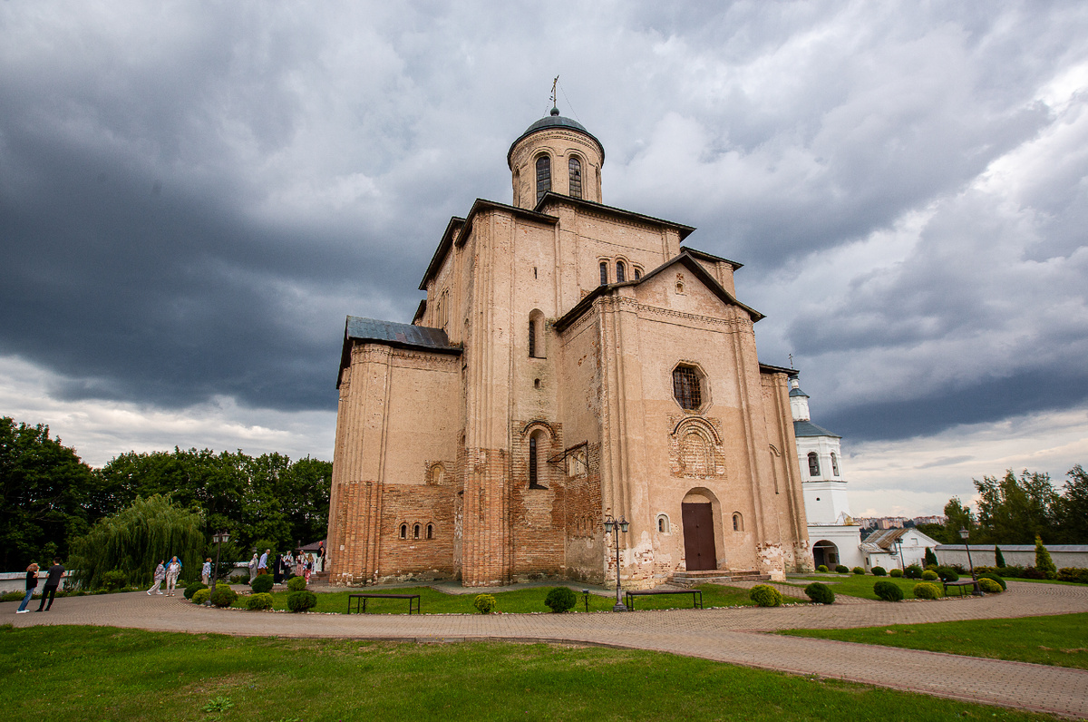 Церковь Архангела Михаила (Свирская) - одна из старейших церквей России. Смоленск. Фото автора статьи  
