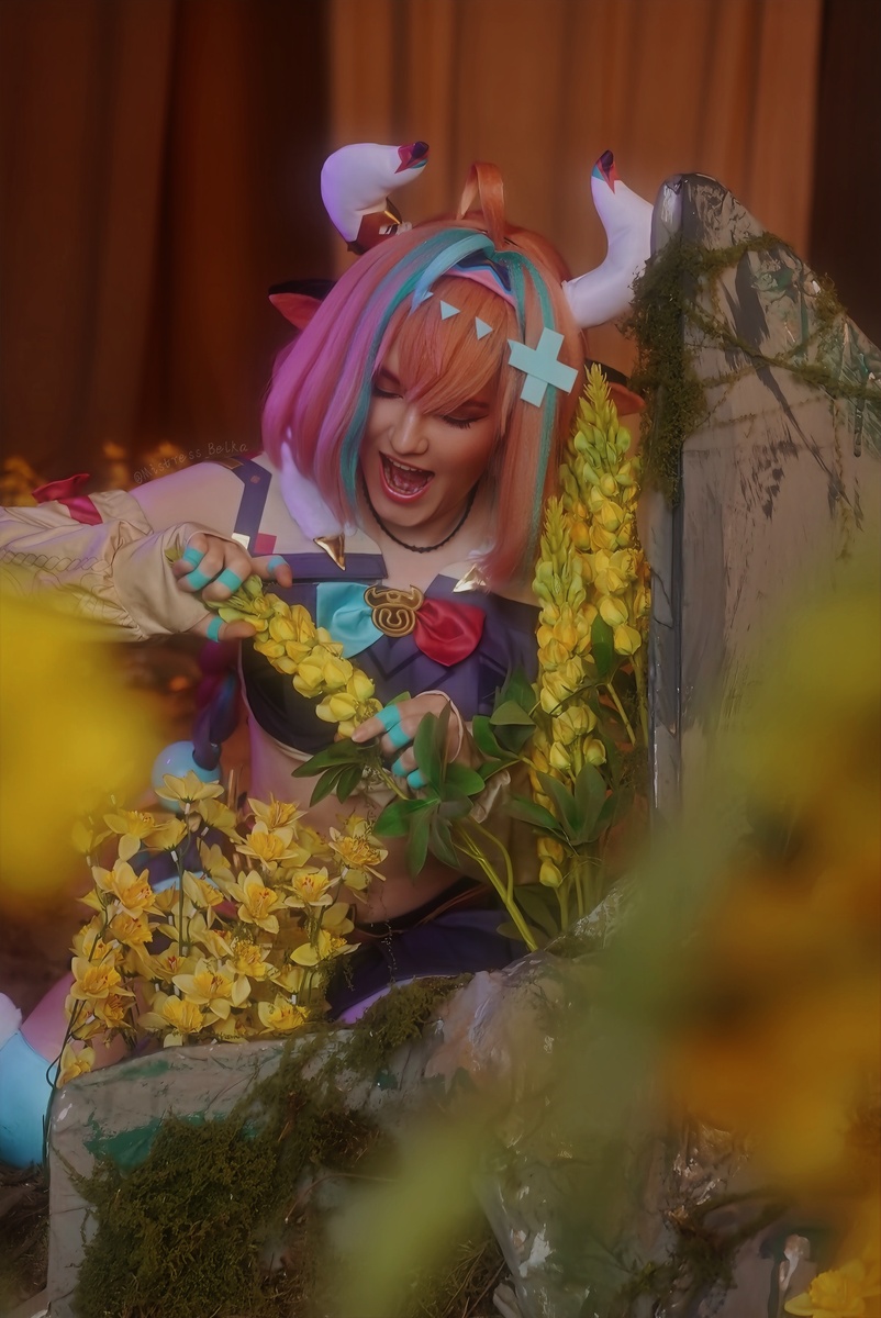 Косплей на Варесу (Генрих импакт)  косплееи Mistress Belka