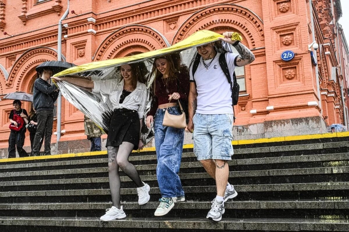    Синоптик Ильин предупредил москвичей о дождях и похолодании с 18 августа