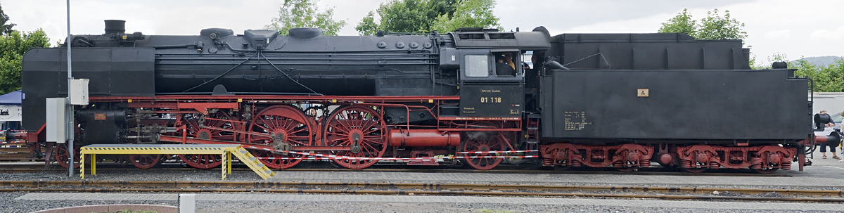 Локомотив BR01 118