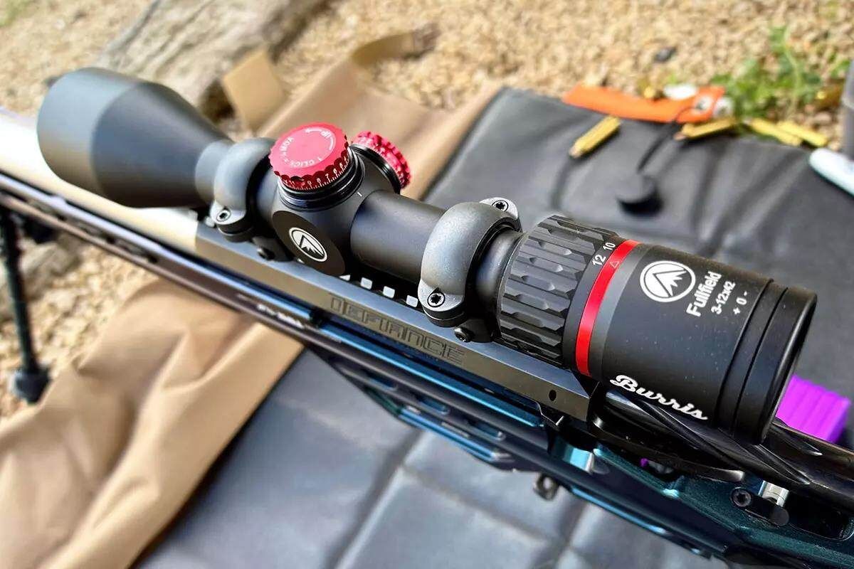 Fullfield 3-12x42 со стандартной заглушкой.