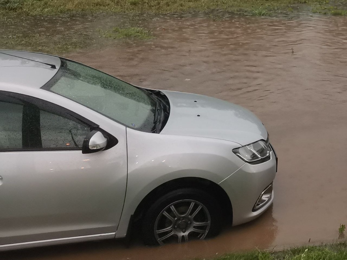 Воды налило по пороги