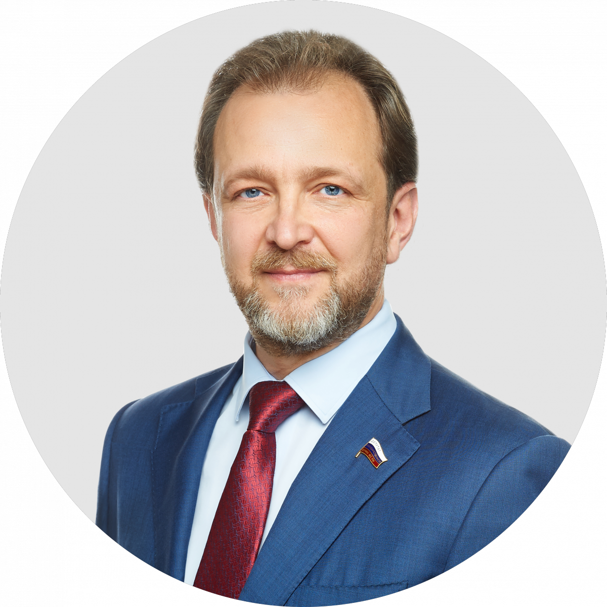 Андрей КУЗНЕЦОВ, депутат Госдумы фракции «Справедливая Россия – За правду», руководитель проекта сети Центров защиты прав граждан:– Подобных историй в практике Центров защиты прав граждан немало. Люди жалуются на бездействие управляющих компаний в разных регионах. Где-то УК не торопятся утеплять элементы кровли, как в нашем случае, где-то ремонтировать подъезды, где-то фасад. Такое халатное отношение к работе со стороны УК недопустимо! Жители каждый месяц платят за содержание своего дома. А значит – должны получать качественную услугу! Пора уже обратить пристальное внимание надзорных органов на то, куда уходят деньги жильцов и как строится работа по управлению домами. Наша партия настаивает на проведении масштабного всероссийского аудита жилищно-коммунального хозяйства, и сделать это нужно как можно скорее! А пока мы с Центрами защиты прав граждан помогаем собственникам и нанимателям жилья добиваться перерасчета за жилищно-коммунальные услуги. За все время активной правозащитной работы наших специалистов удалось вернуть людям 45 млрд 50 млн рублей!