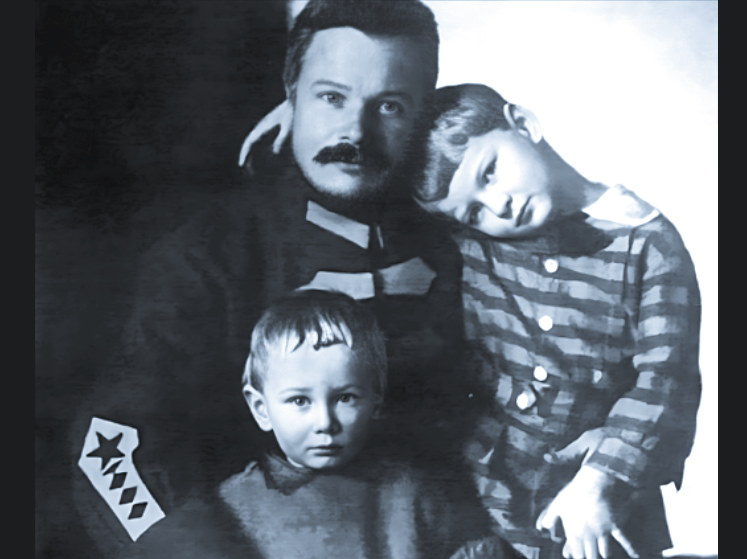 Фрунзе-старший с сыном Тимуром и дочерью Таней, осень 1925 г.