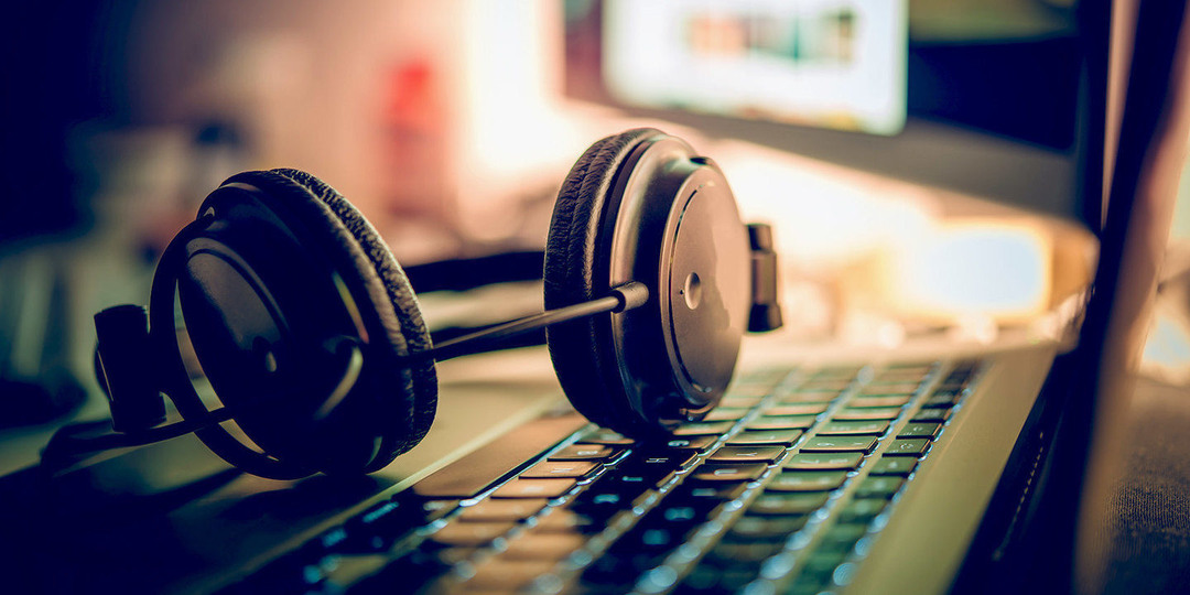 Песни на заказ, стихи, гимны: как зарабатывать на словах в интернете