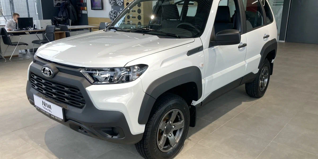 «Волосы дыбом от таких цен»: как я приехал к дилеру Лада за Нивой Тревел и чуть не ушёл с кредитом на 10 лет