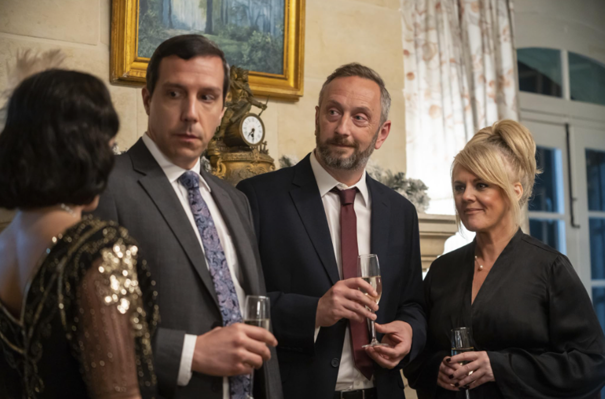 кадр из сериала "Расследования мадам Блан"