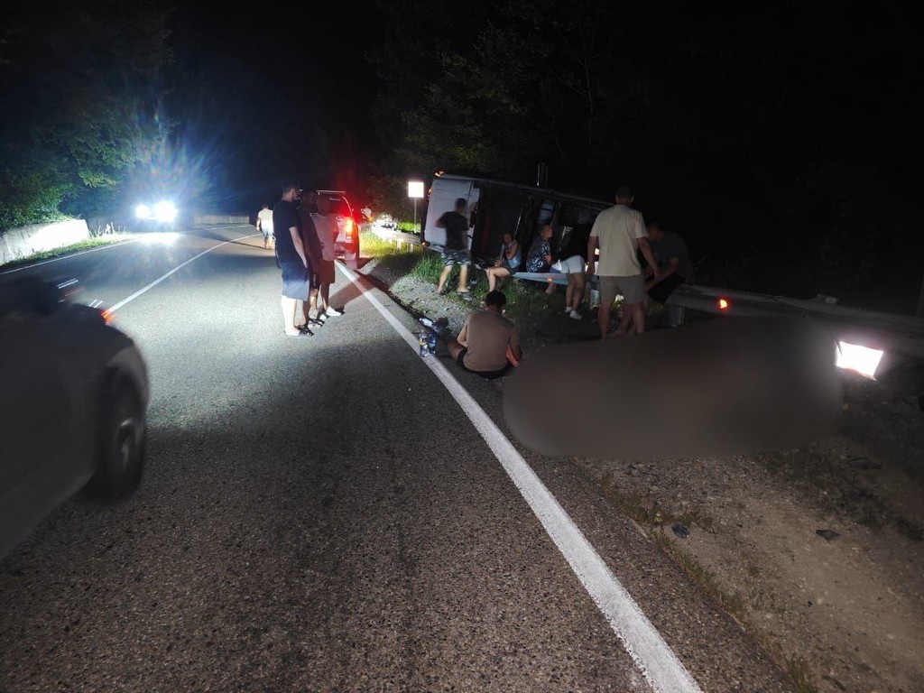    Фото © Telegram / 23 МВД / ДТП в Сочи