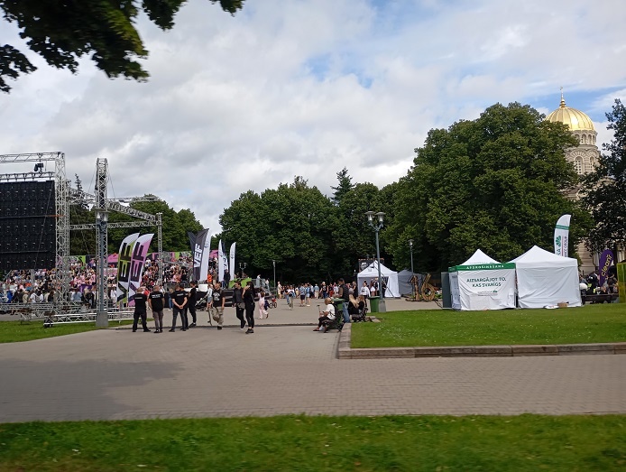 Рига, 16 августа 2025. Баскетбольный турнир "Матч берегов" на Эспланаде.