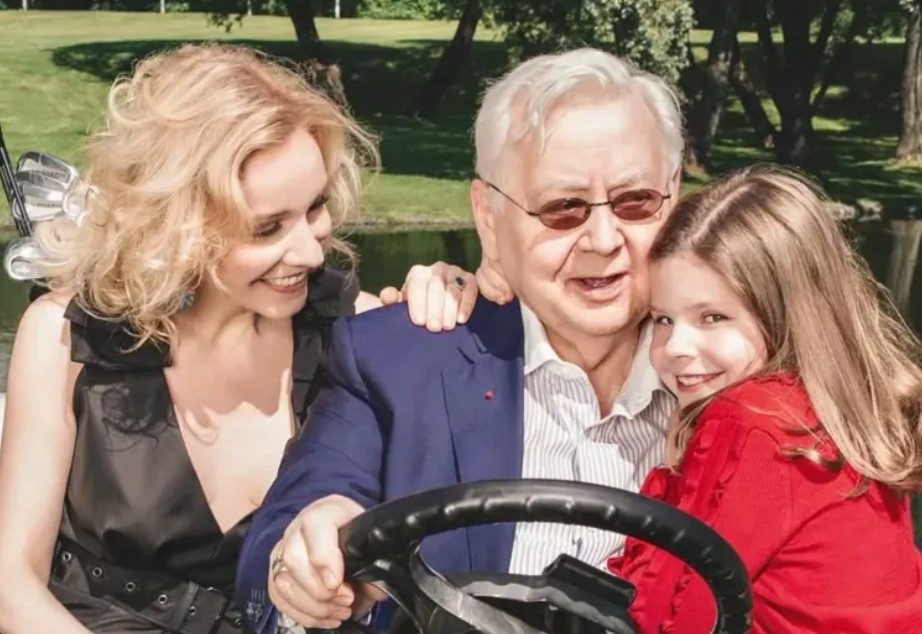 Марина Зудина и Олег Табаков с дочерью