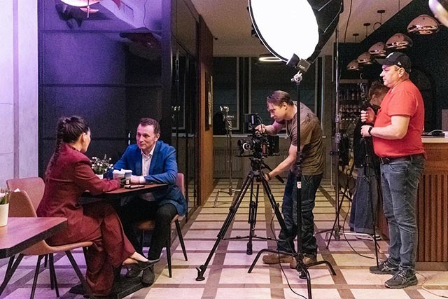 На фото: Крупные планы в вертикальном и в горизонтальном форматах снимались одновременно / Автор фото Любовь Кац